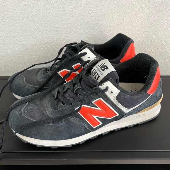 New Balance 574 Mens Sneakers Black Red ML574ML2 Sz 11 - Picture 1 of 8